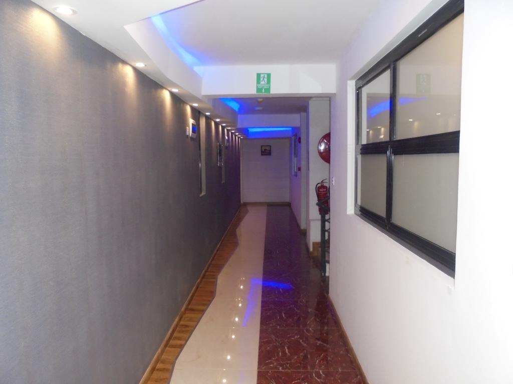 We Hotel And Suites Найроби Экстерьер фото